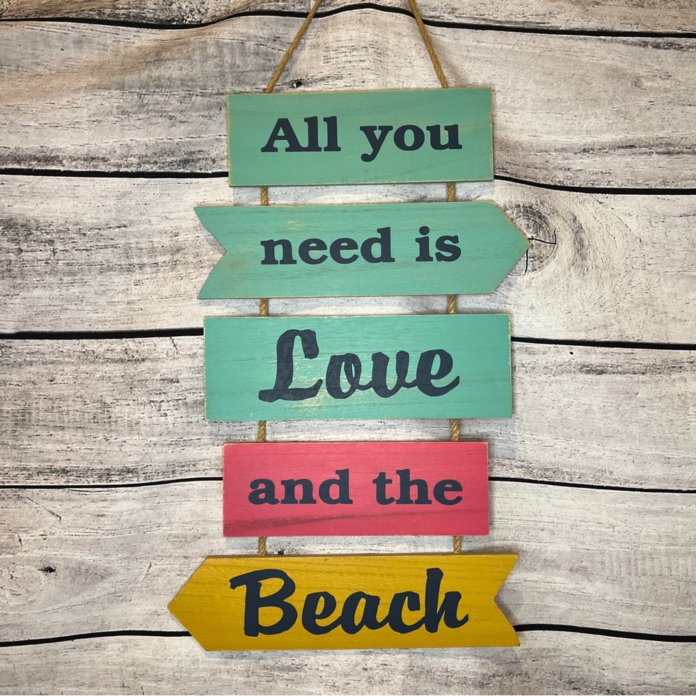 'All You Need is Love and the Beach' Teal Beach Arrow Wall Hanging Home Decor